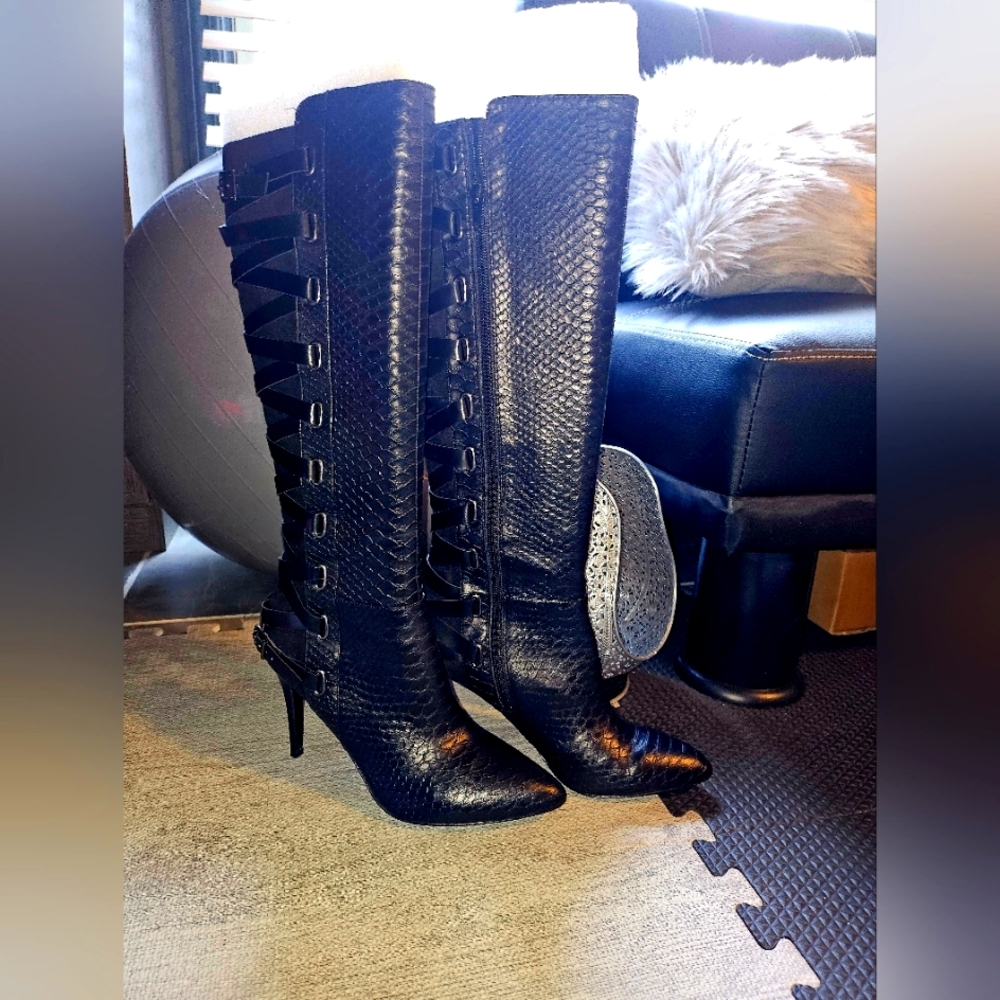 Women Boots.